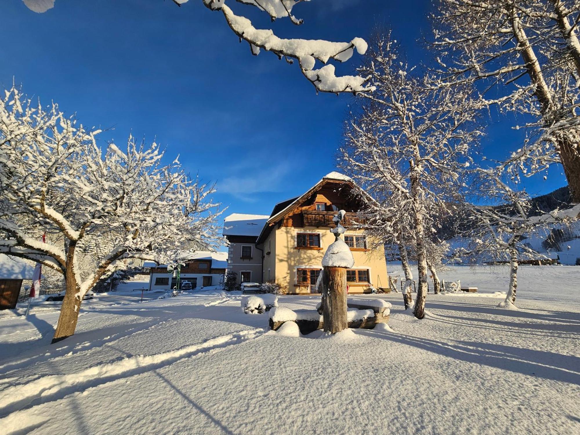 Landhotel Lacknerhof Mariapfarr Bagian luar foto