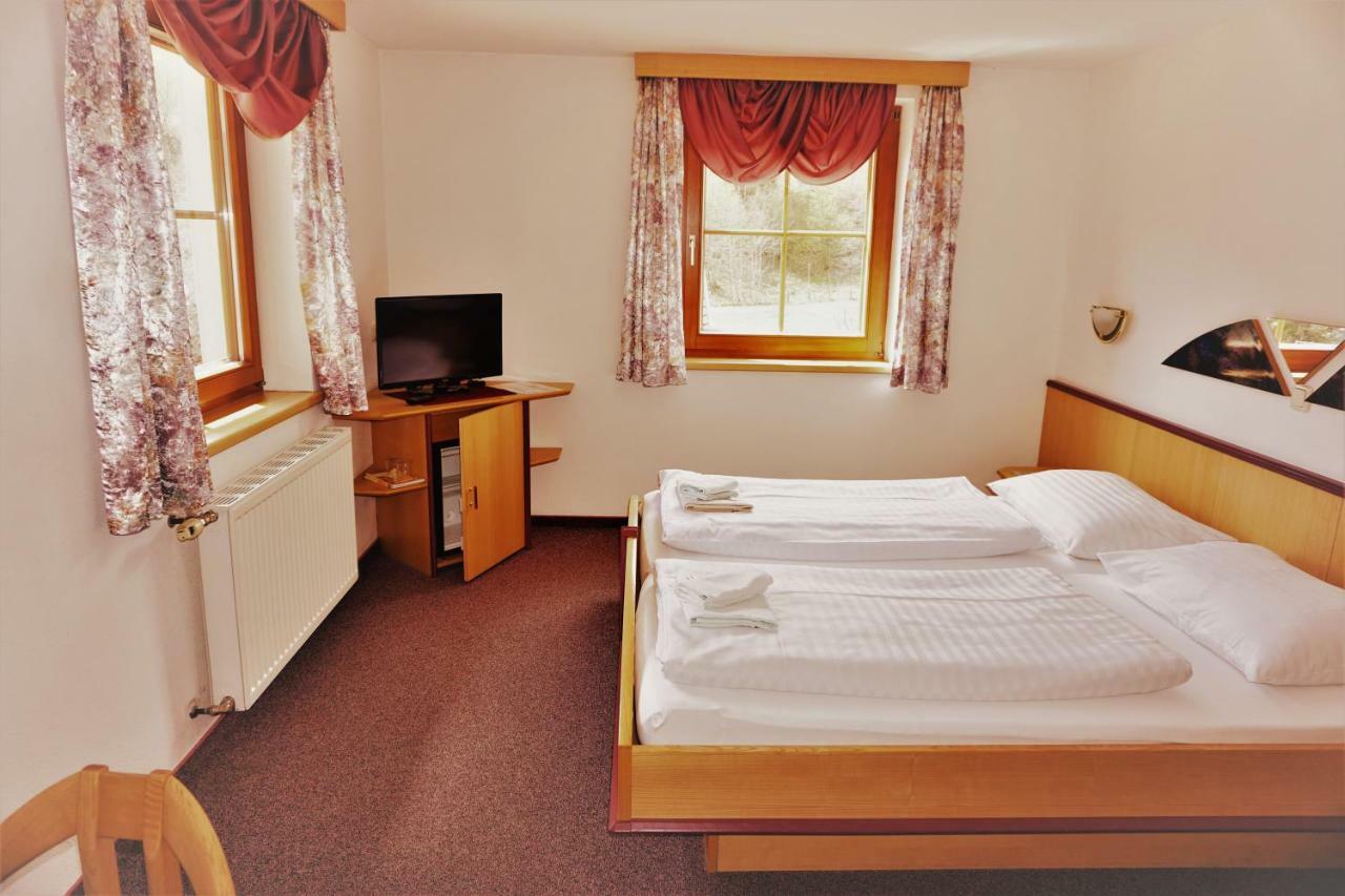 Landhotel Lacknerhof Mariapfarr Bagian luar foto